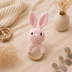 Gehäkelte Babyrassel Hase - Rosa