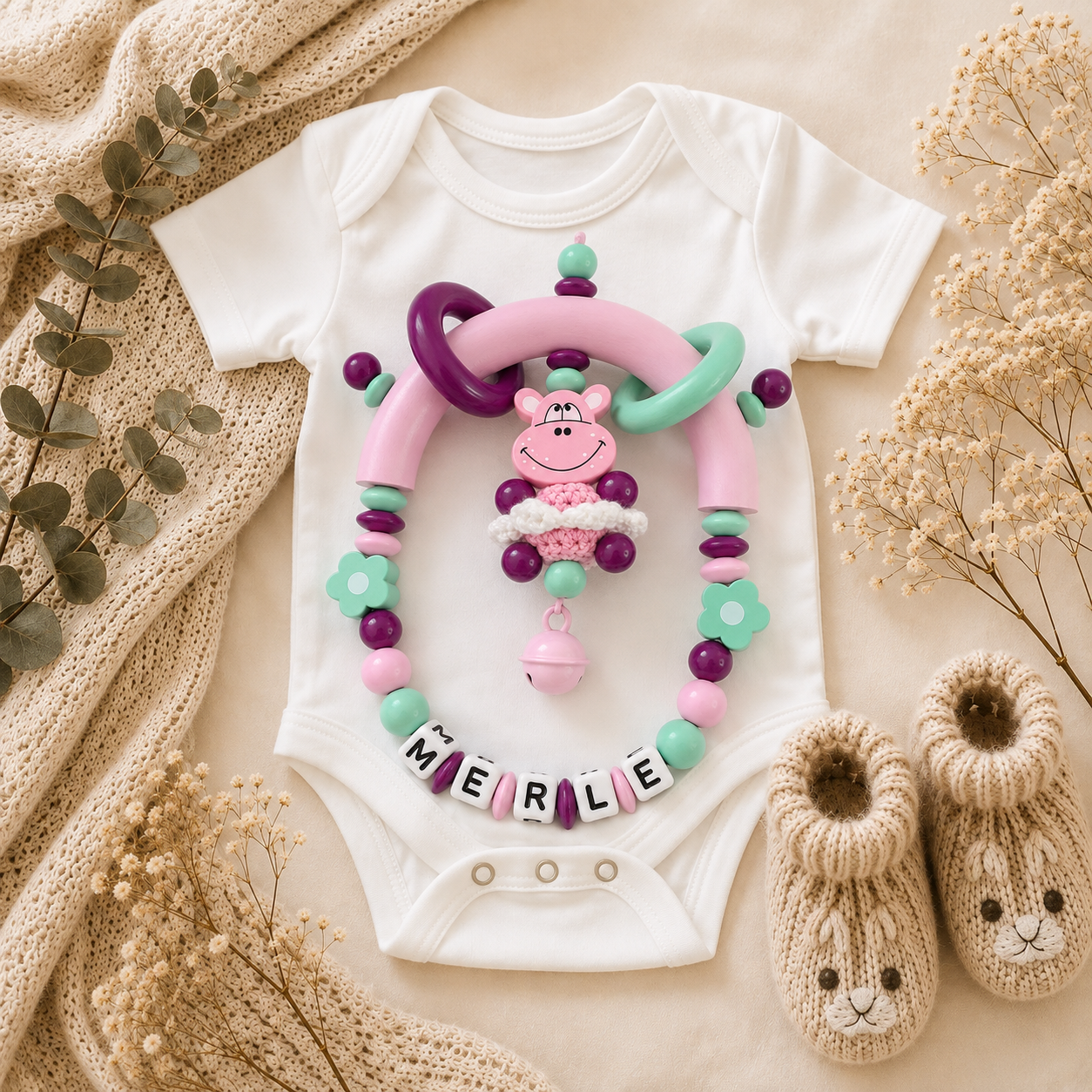 3er Set mit Namen - Hippo – Schnullerkette, Kinderwagenkette & Greifring mit Häkelröckchen