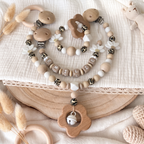 3er Set Leo Design – Schnullerkette, Greifling & Kinderwagenkette in hellen Naturtönen