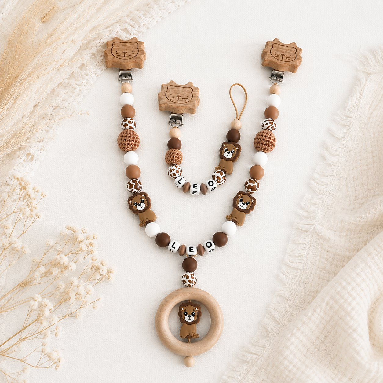 4er Set, Schnullerkette, Kinderwagenkette, Greifring, Babyschalen-Kette | Löwe in Leomuster