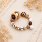 4er Set, Schnullerkette, Kinderwagenkette, Greifring, Babyschalen-Kette | Löwe in Leomuster