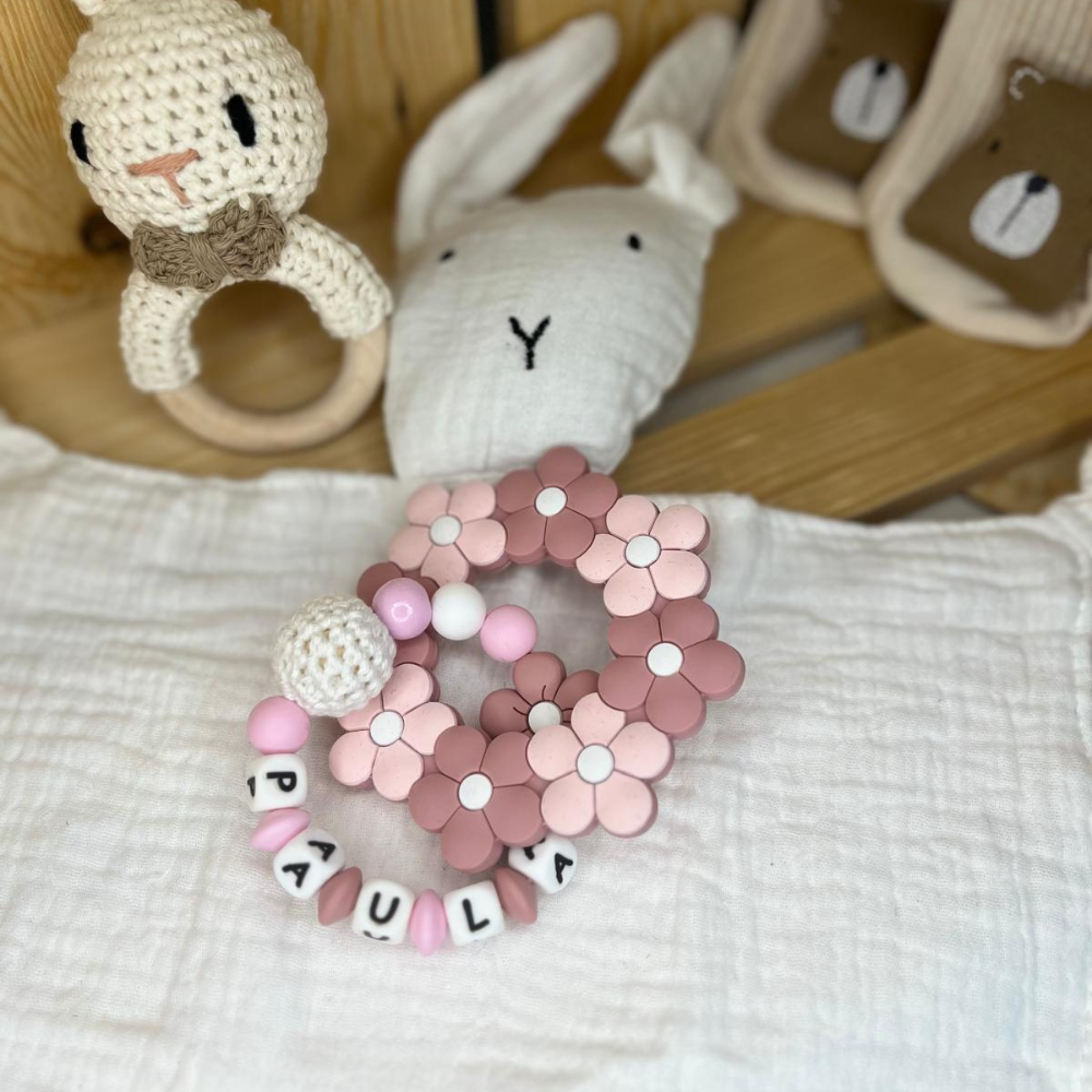 Greifling mit Blume, Namen personalisiert | Babyspielzeug | Geschenke zur Geburt Taufe oder Babyparty
