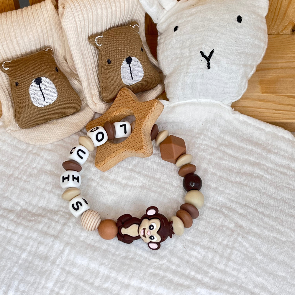 Motorik Greifring mit Namen für Jungen oder Mädchen in Affendesign