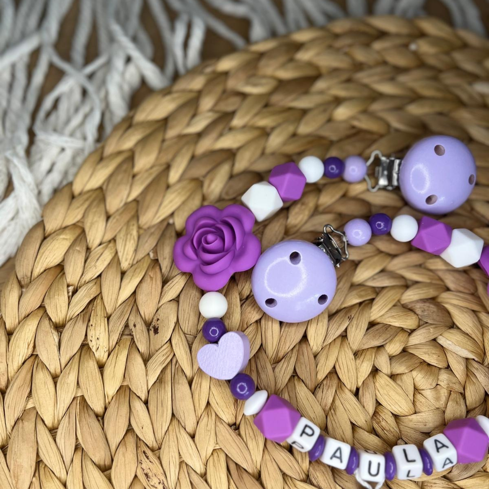 Handmade Kinderwagenkette für Mädchen - Silikon & Holz im perfekten Design