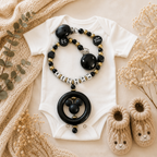 3-teiliges Baby Set „Kleiner Prinz“ Schwarz Gold – Schnullerkette, Greifling & Kinderwagenkette personalisiert