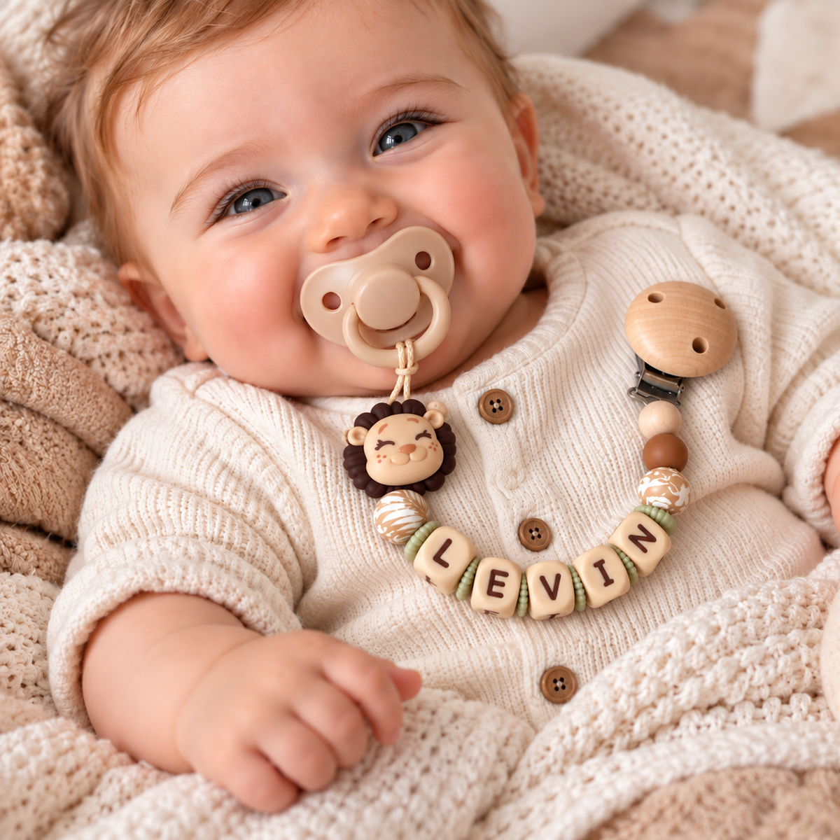 Personalisierte Schnullerkette mit Namen - Löwenmotiv in Naturfarben - Baby Geschenk