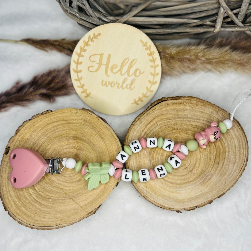 Schnullerkette mit Doppelnamen | Mädchen | 3D Bär Schmetterling | Babygeschenk