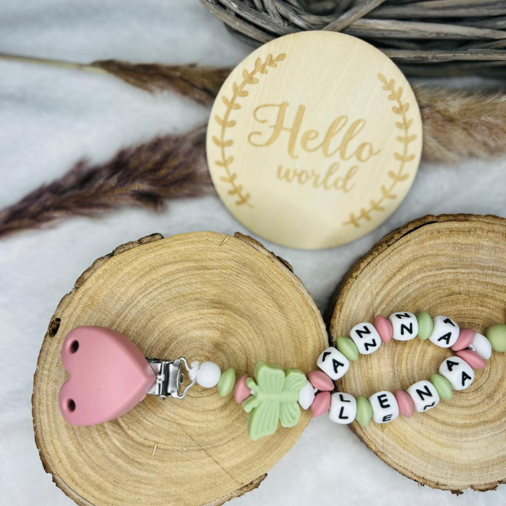 Schnullerkette mit Doppelnamen | Mädchen | 3D Bär Schmetterling | Babygeschenk