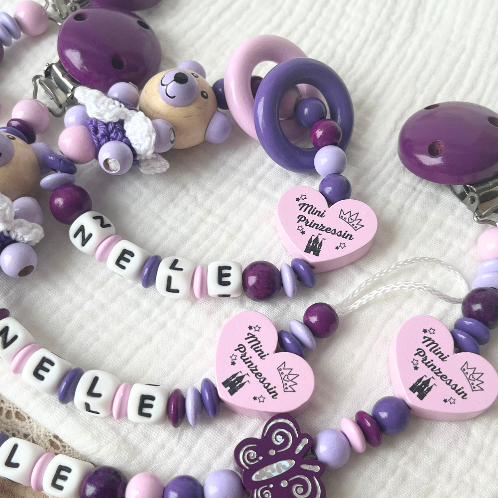 Personalisierte Baby Geschenkset Mini Prinzessin – Schnullerkette, Greifling & Kinderwagenkette in Lila und Rosa