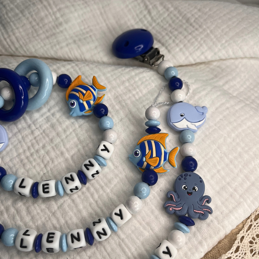 3er Set – Personalisierte Schnullerkette, Greifling & Kinderwagenkette - Fisch Oktopus Wal - Junge