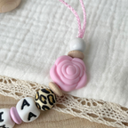 Schnullerkette mit Namen in Leo Design - Baby Mädchen - Babygeschenk