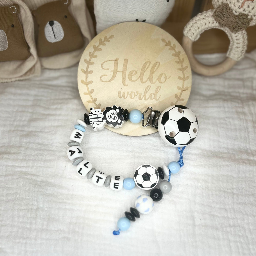 Schnullerkette mit Namen personalisiert- Fußball + Löwe  - Junge