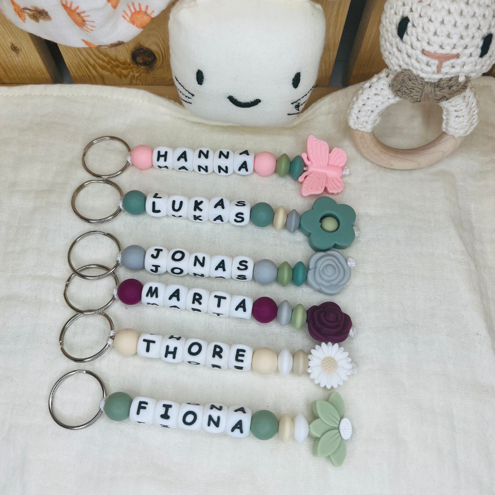 Personaliserter Schlüsselanhänger mit Namen – Taschenanhänger / Taschenbaumler