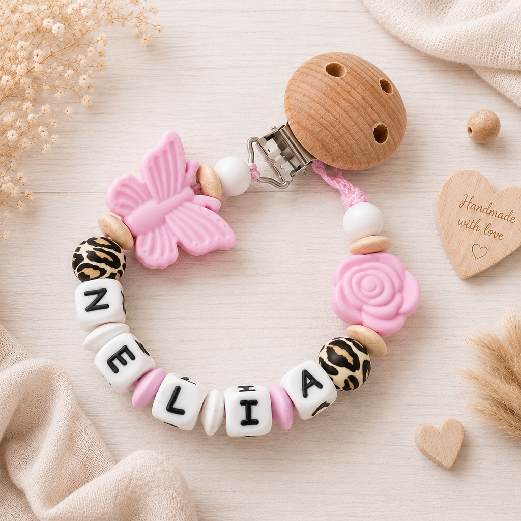 Schnullerkette mit Namen in Leo Design - Baby Mädchen - Babygeschenk