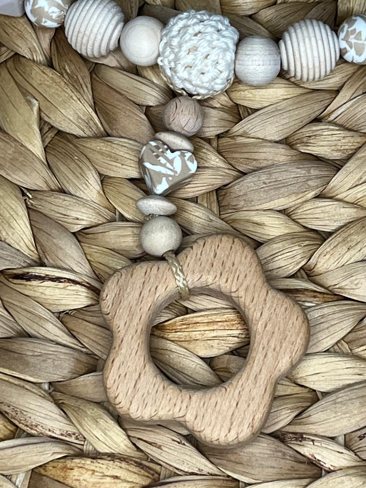Handmade Kinderwagenkette für Mädchen - Silikon & Holz im perfekten Design