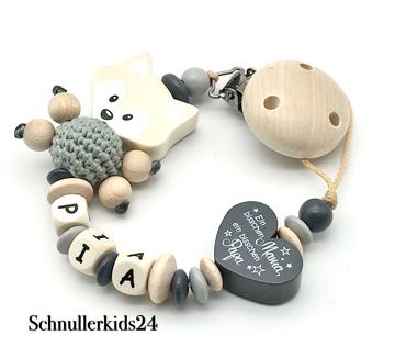 Schnullerkette mit Wunschnamen in verschiedenen Farbvarianten -"Ein bisschen Mama, ein bisschen Papa und ganz viel Wunder"